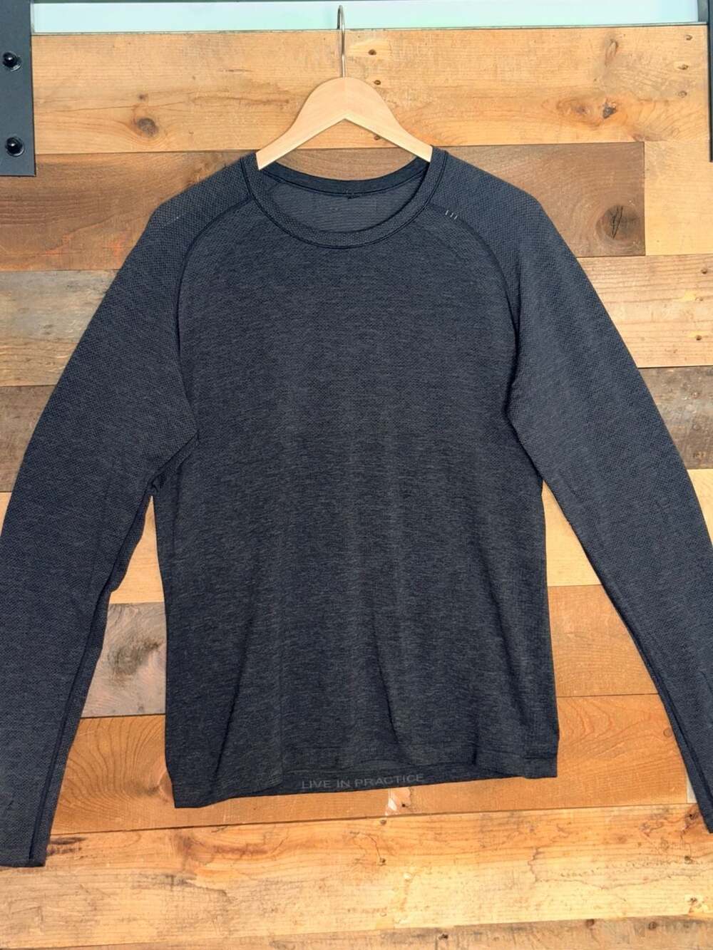 Lululemon Metal Vent Tech Long Sleeve Grey Size M 0811
